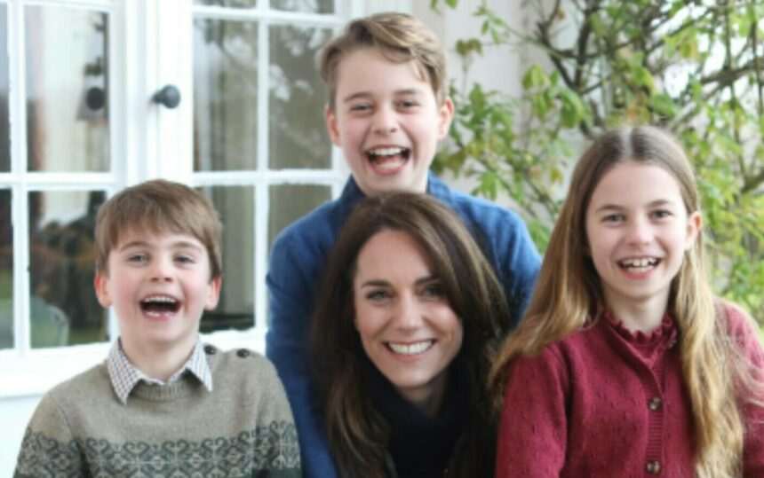 img-564 Prințesa de Wales, Kate, se recuperează după operație și apare într-o fotografie oficială alături de copiii săi