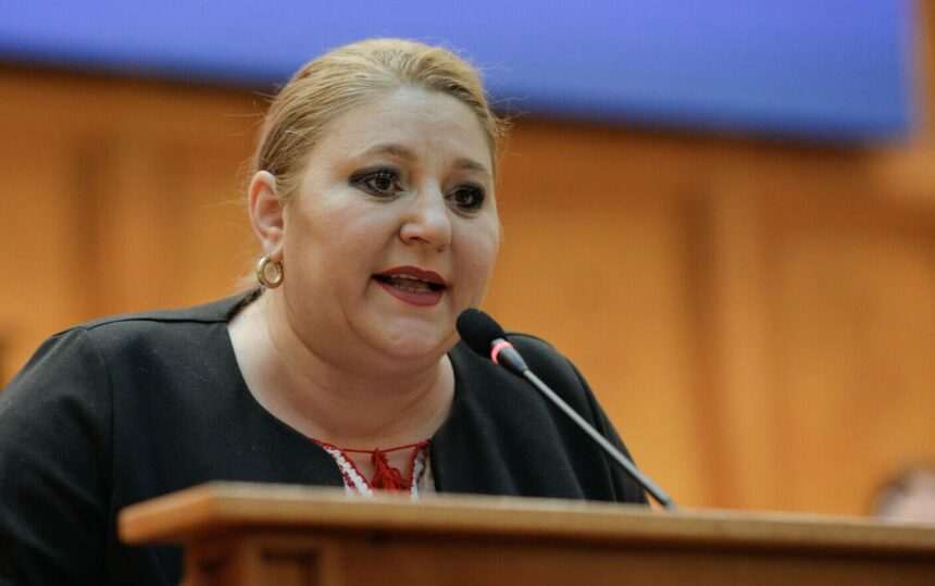img-571 Senatorul Diana Șoșoacă a rămas fără permis de conducere și a fost amendată pentru viteză excesivă și comportament agresiv față de polițiști
