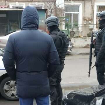 Bărbat urmărit internațional pentru infracțiuni economice, depistat în Timișoara