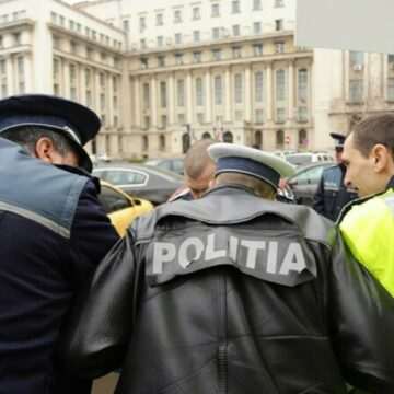img-587 Deputații USR legitimați de polițiștii locali în timp ce împărțeau pliante