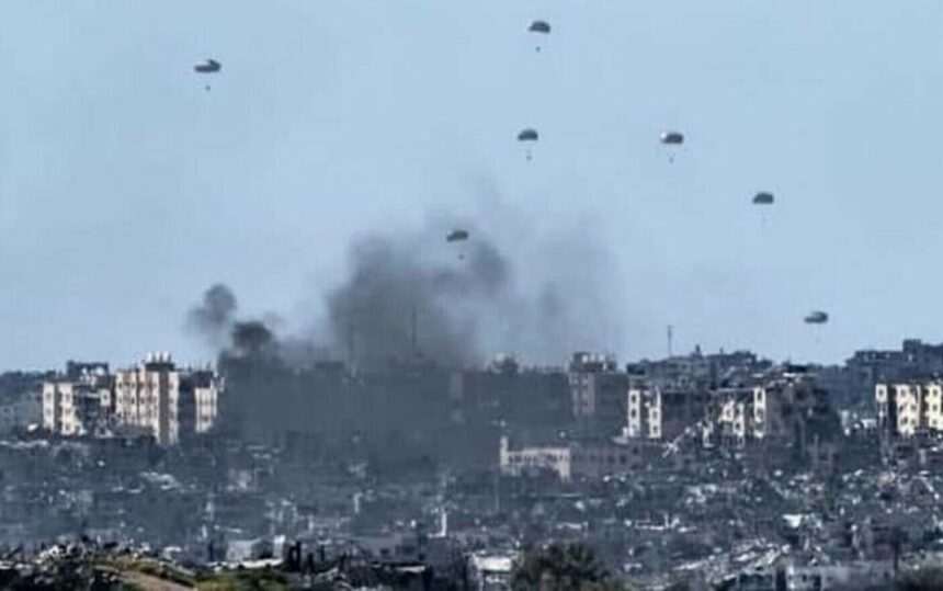 img-588 Populația din Gaza, amenințată de foamete. Ajutoare umanitare parașutate în enclavă
