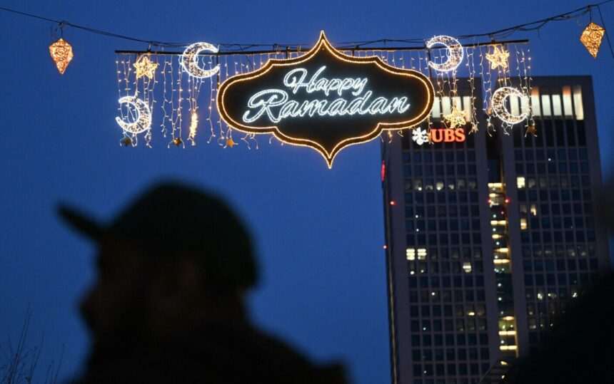 img-590 Orașul Frankfurt aprinde luminile festive cu ocazia Ramadanului