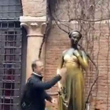 Degradarea statuii Julietei din Verona din cauza atingerilor turiștilor