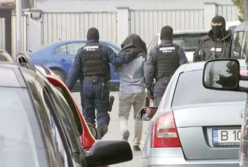 Polițist recent pensionat din Teleorman, ridicat pentru corupție. Ce a promis pentru 6.000 de euro