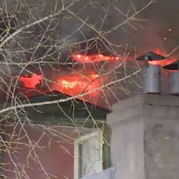 img-614 Incendiu violent în București: o casă a fost făcută scrum și sunt suspiciuni că focul a fost pus intenționat