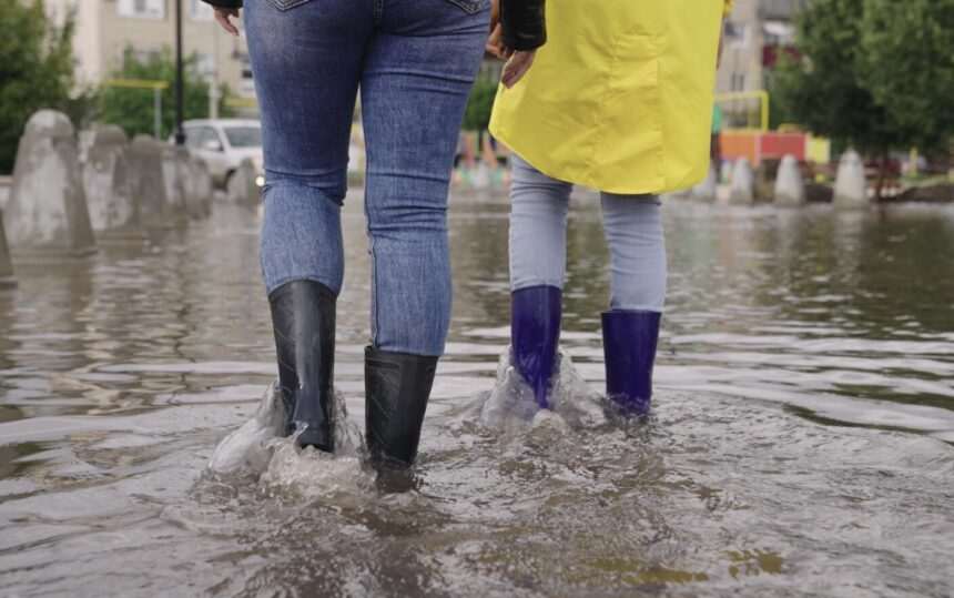 img-617 Dezastru în insula indoneziană Sumatra: 26 de morți și peste zece dispăruți în urma inundațiilor