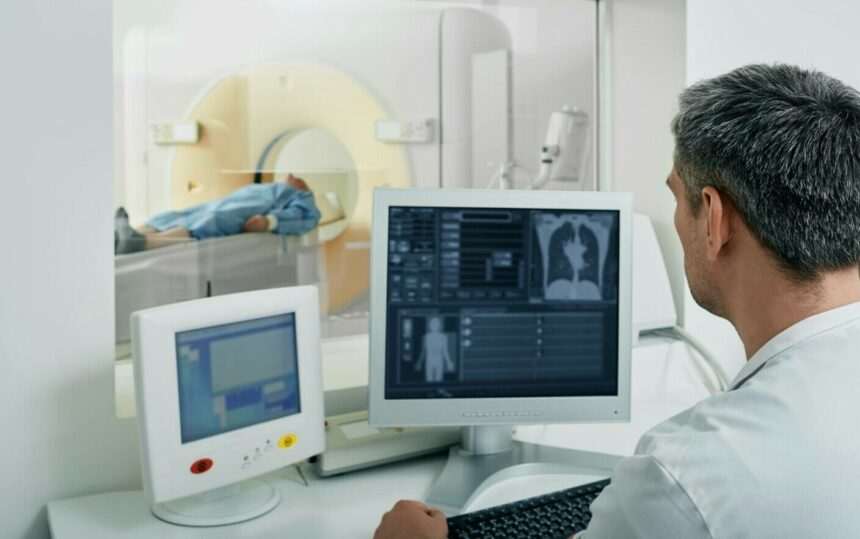 img-647 Descoperirea șocantă a unei femei care avea dureri de cap: o tumoare de 5 cm pe creier