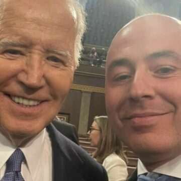 img-664 Ambasadorul României în SUA, selfie cu președintele Joe Biden. ”Să ne amintim cine suntem”