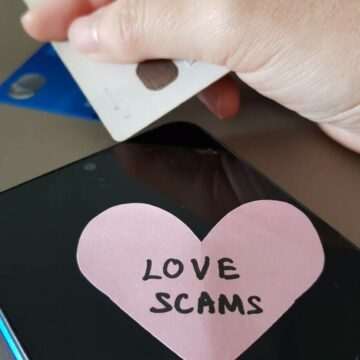 img-686 Pericolele de pe aplicațiile de dating în 2024