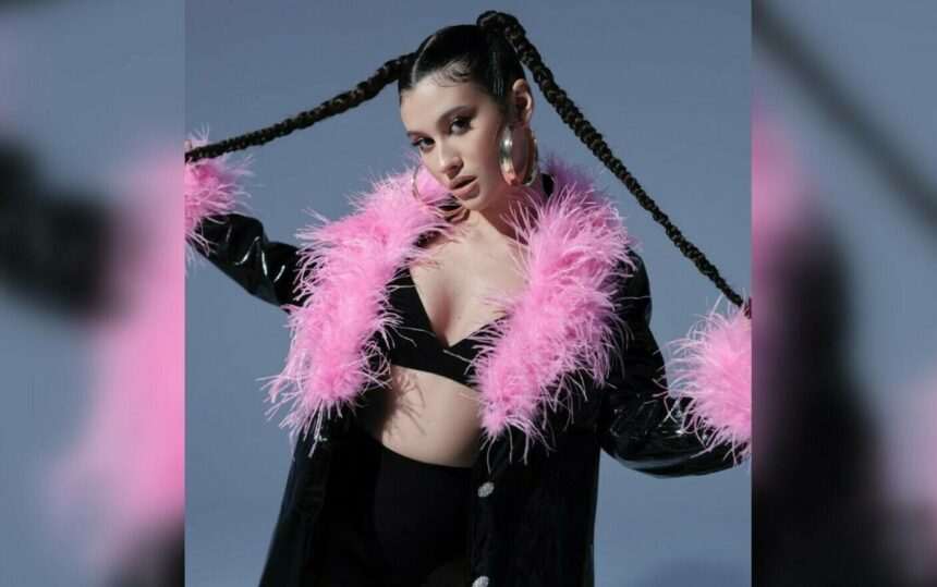 img-739 Controverse legate de prezența artistei Erika Isac la balul bobocilor unui liceu din Oradea