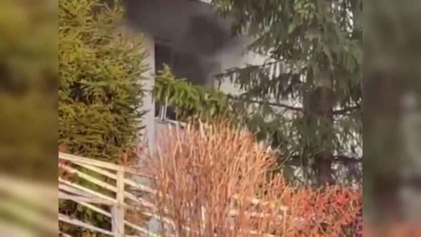 img-905 Incendiu puternic într-un bloc din Onești