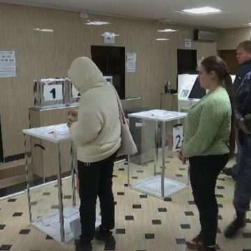 img-998 Alegerile prezidențiale din Rusia: Rușii au votat sub supraveghere militară