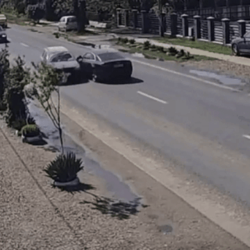 img-102 Șoferiță de 25 de ani intră pe contrasens și izbește o mașină în Buzău