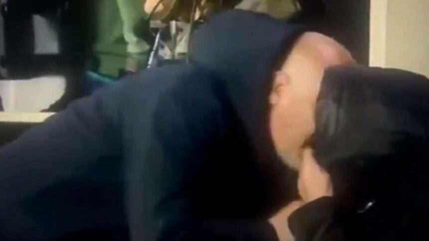 img-1118 Moment hilar la un meci de fotbal: Sărutul care a șocat după golul dat de Fiorentina