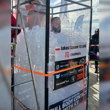 img-1173 Bărbatul care a intrat în Cartea Recordurilor după ce a stat scufundat în gheață timp de patru ore