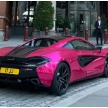 img-1205 Misterul mașinii de lux roz parcată în fața unui hotel din Londra