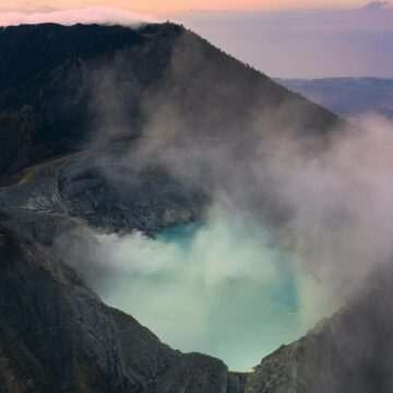 img-1237 Tragedie în Indonezia: Turistă căzută într-un vulcan în timp ce aștepta să fie fotografiată