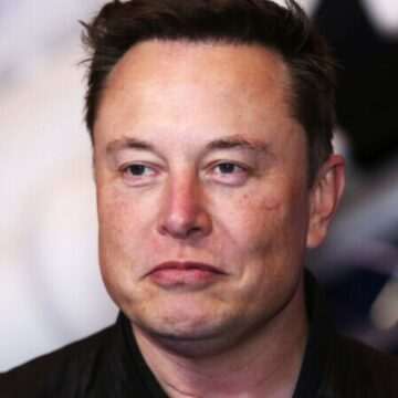 Elon Musk avertizează că există o posibilitate de 20% ca Inteligența Artificială să distrugă omenirea