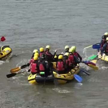 img-1332 Săptămâna verde la Târgu Mureș. Elevii s-au mutat din sala de clasă pe malul apei și au îmbinat teoria cu practica