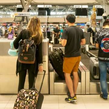 img-1391 Incidentul unei tinere de 21 de ani la un automat din aeroport