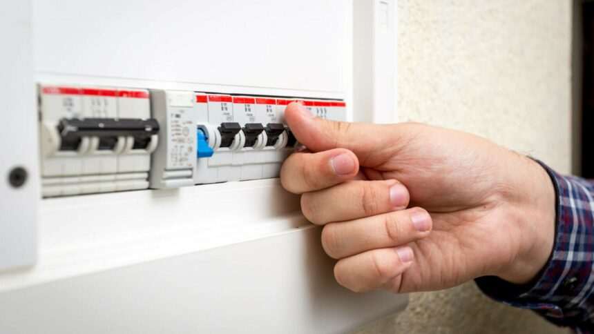 img-1393 Controverse privind instalarea celui de-al doilea contor pentru electricitate in Romania