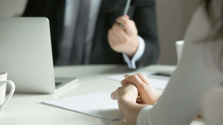 Femeia respinsă la interviu din cauza aspectului său fizic