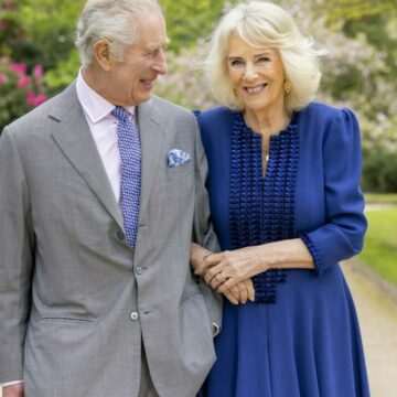 Regele Charles al III-lea își reia activitățile după lupta cu cancerul