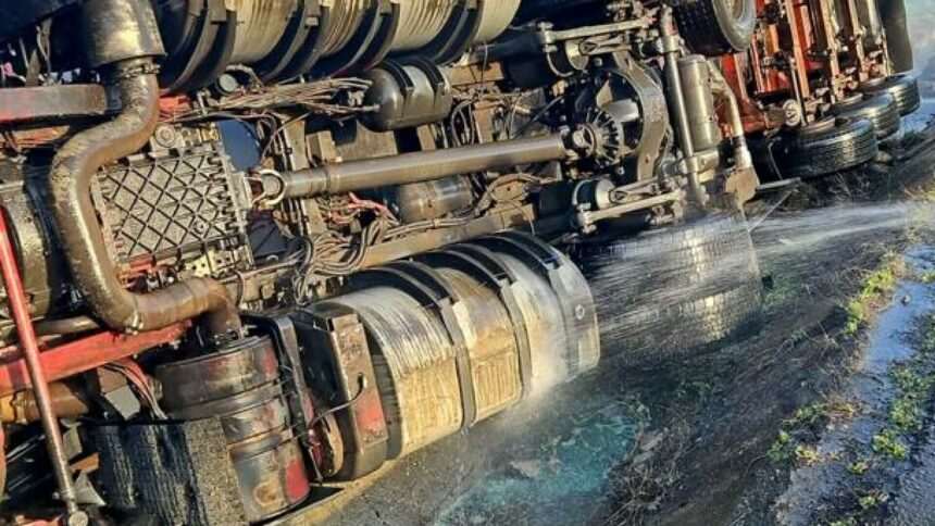 img-1530 Accident grav pe E85: Autocisternă cu etanol răsturnată în Vrancea