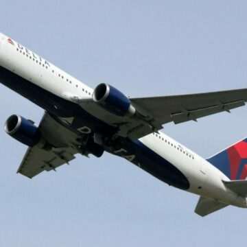 img-1534 Incidentul avionului Delta Airlines: Toboganul de urgență dispărut și revenirea neplanificată la aeroport