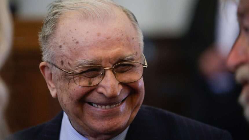 img-155 Procurorul general solicită aviz pentru urmărirea penală a lui Ion Iliescu în dosarul Mineriadei