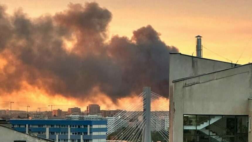 img-1649 Incendiu în București: O hală dezafectată din Sectorul 1 a luat foc