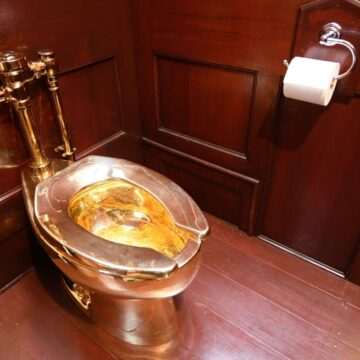 img-190 Scandalul toaletei de aur furate din palatul lui Churchill