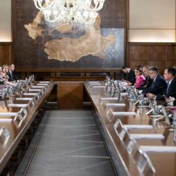 img-197 Guvernul scutește de la „taxa pe boală” mamele cu copii bolnavi, gravidele și pacienții oncologici