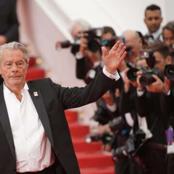 img-248 Alain Delon, plasat sub tutelă judiciară