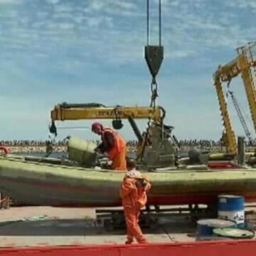 Barca răsturnată în apropiere de Tuzla, „un posibil vehicul marin fără pilot”. Precizările MApN