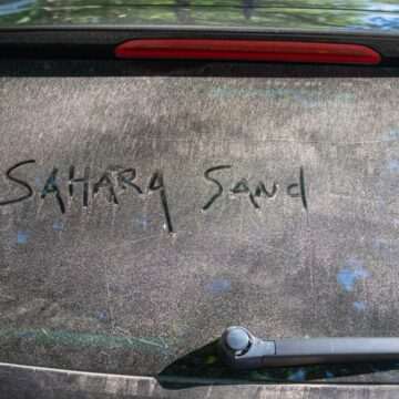 img-28 Fenomen alarmant în Grecia: Problemele cauzate de temperaturile ridicate și norii de praf saharian