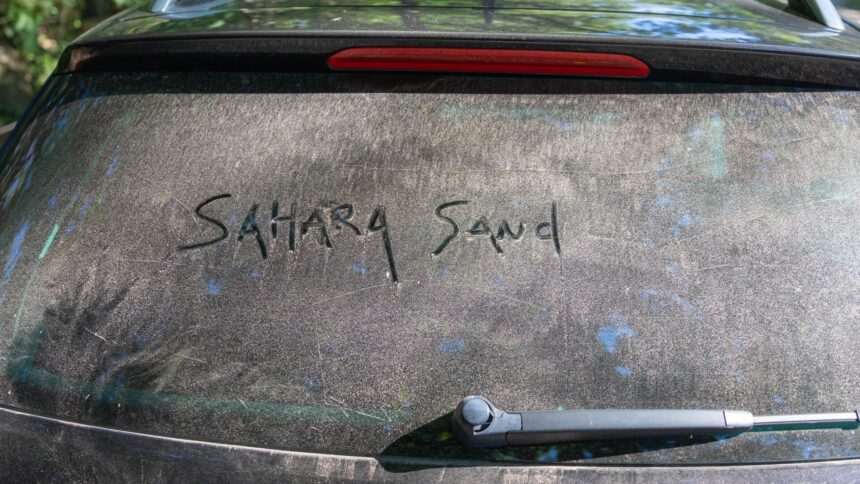 Fenomen alarmant în Grecia: Problemele cauzate de temperaturile ridicate și norii de praf saharian