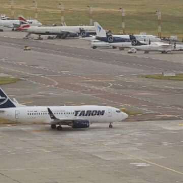 Incidentul cu avionul Tarom la decolare: Mircea Geoană și Luminița Odobescu printre pasageri