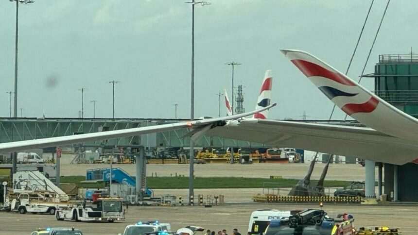img-332 Incident pe aeroportul Heathrow: Două avioane de pasageri s-au acroșat pe pistă