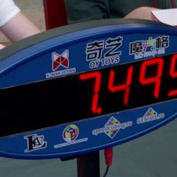 img-356 Concursul de rezolvare a cubului Rubik la Iași