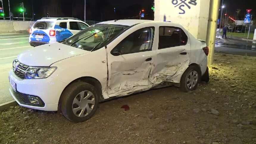 img-357 Accident cu două mașini, în Capitală. Ambii șoferi susțin că au avut verde la semafor. Cum s-a produs totul