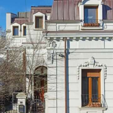 img-363 Vilă cu turn din Moşilor-Silvestru, construită la comanda generalului Coandă, scoasă la vânzare