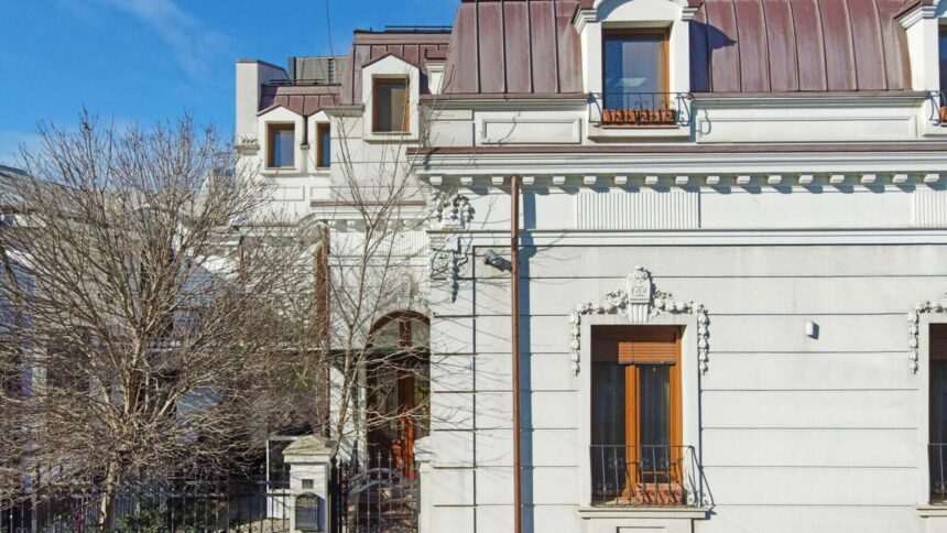 img-363 Vilă cu turn din Moşilor-Silvestru, construită la comanda generalului Coandă, scoasă la vânzare