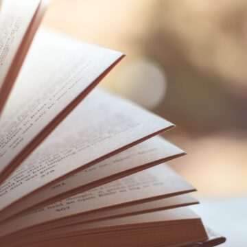 img-370 Una dintre cele mai vechi cărţi din lume ar urma să fie vândută la licitaţie