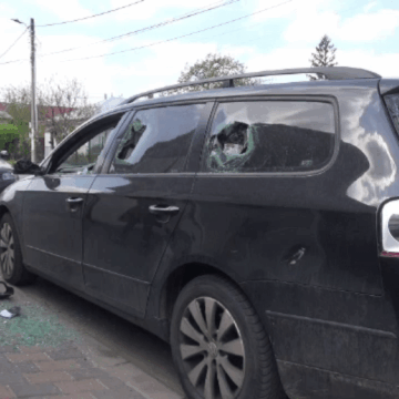 img-41 Bărbat din Bacău distruge șase autoturisme din gelozie