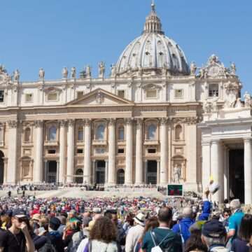 Vaticanul publică Declarația ”Dignitas infinita” – Protejarea demnității umane