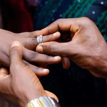 img-52 Scandal în Ghana: Un preot de 63 de ani s-a căsătorit cu o fetiță de 12 ani