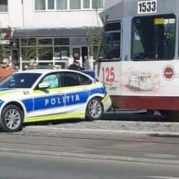img-587 Accident grav in Galați: BMW de poliție distrus de un tramvai