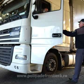 img-675 Descoperire de 13 milioane de lei în Teleorman. Ce au găsit polițiștii într-un TIR condus de un moldovean