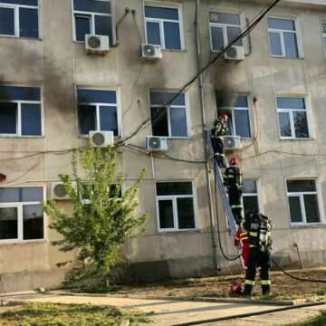 img-712 Incendiu de proporții la Direcţia Sanitar Veterinară Argeș